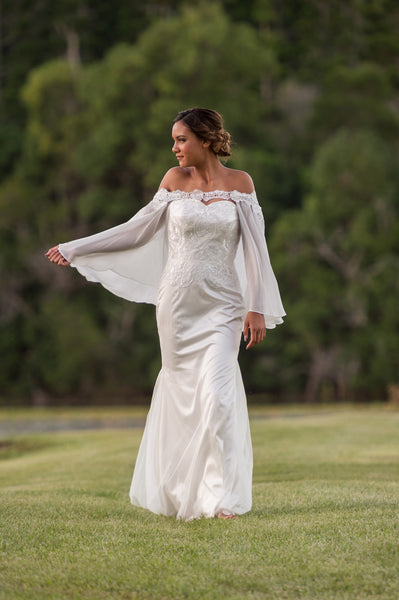 Unique lace bridal cape. Covelline Cape. Ivory and Stone. Wanaka New Zealand